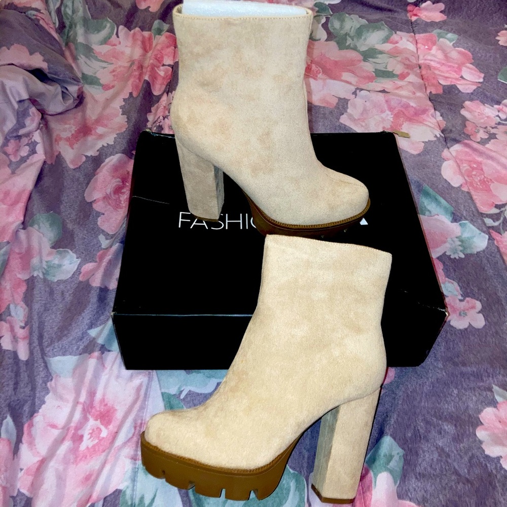 Fashion Nova Cream Heeled Boots